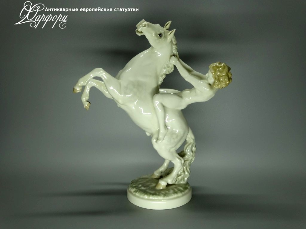 Купить фарфоровые статуэтки Hutschenreuther, Обнаженная на коне, Германия